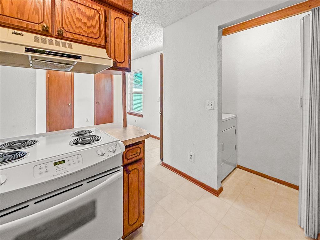 12337 Southgate Drive Property Photo 10