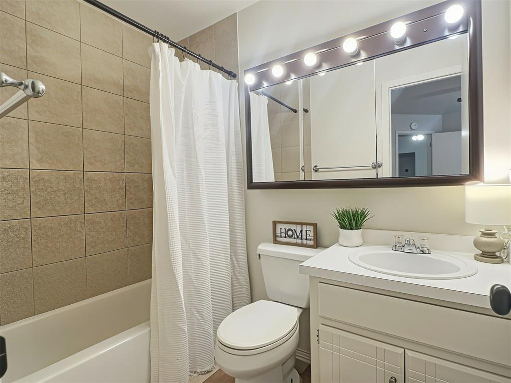 4704 Love Drive Property Photo 20