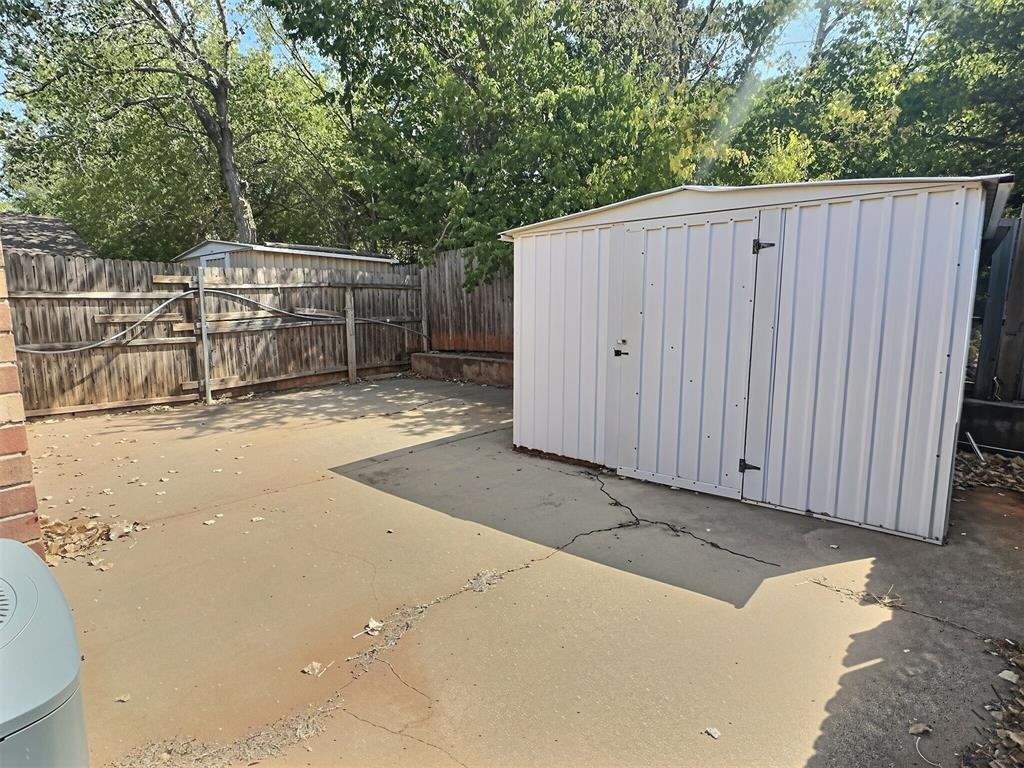 4704 Love Drive Property Photo 21