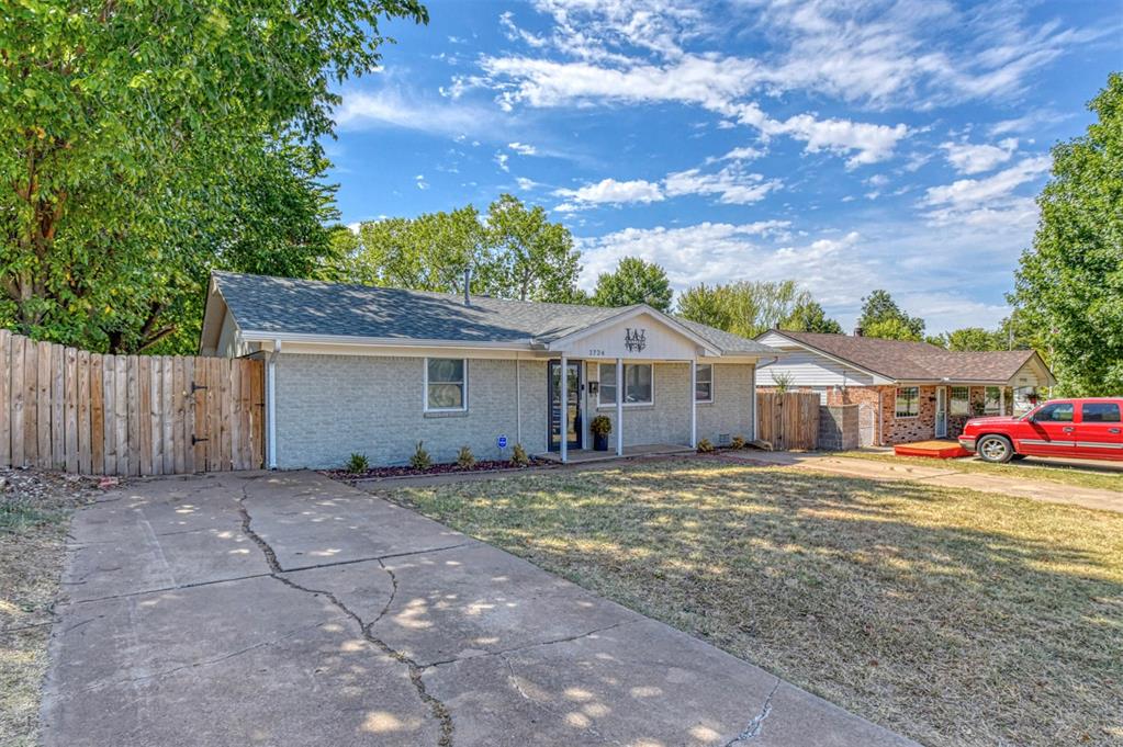 1724 S Jensen Avenue Property Photo 2