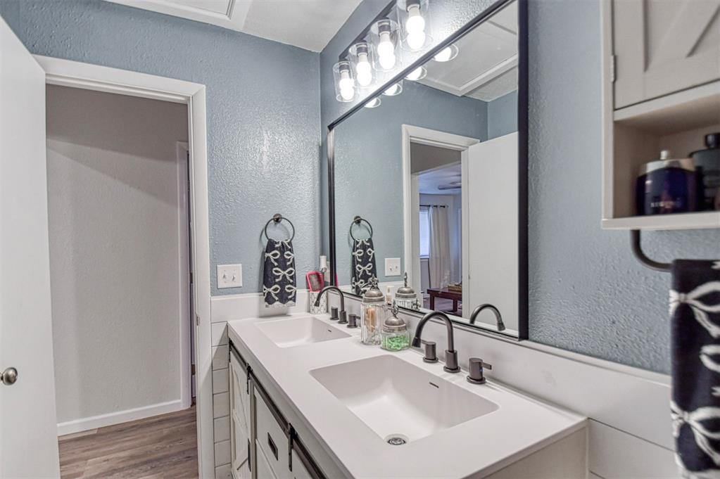 1724 S Jensen Avenue Property Photo 22