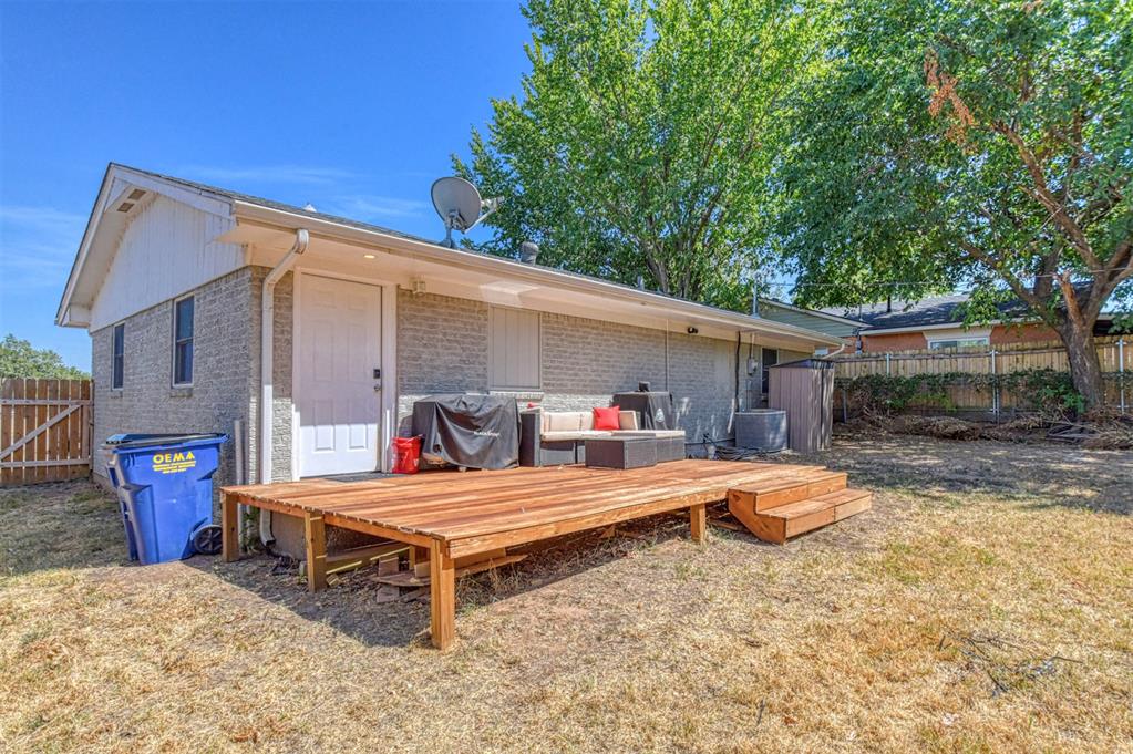1724 S Jensen Avenue Property Photo 26