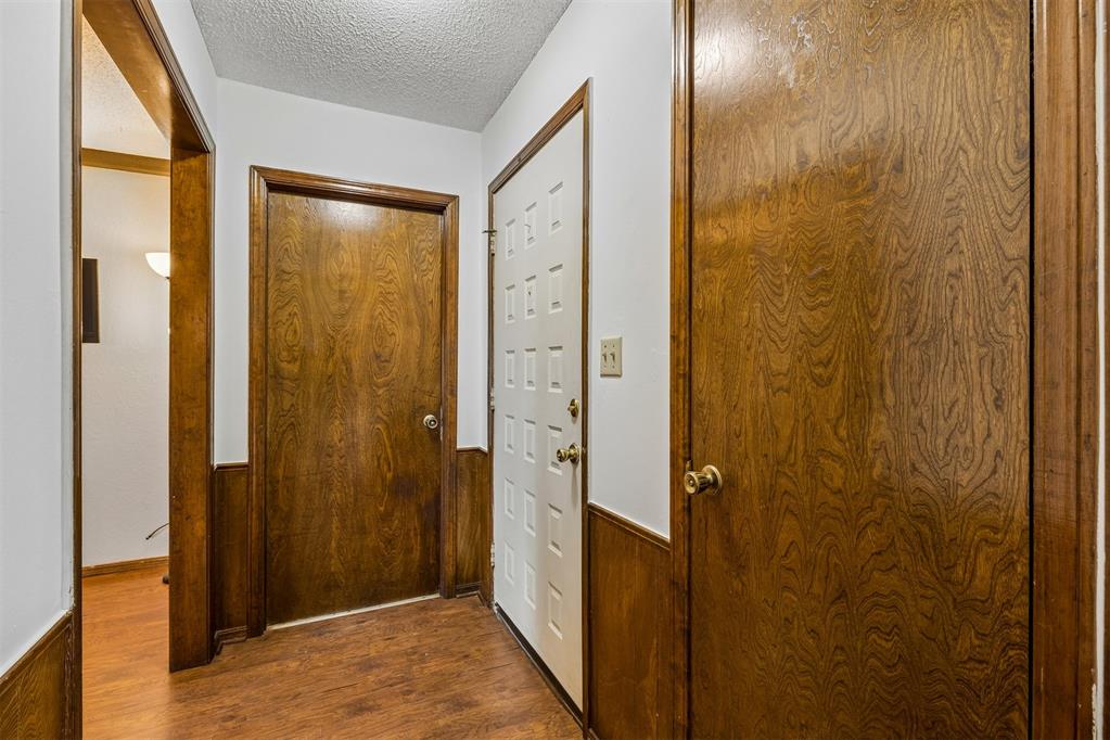 529 S Silver Drive Property Photo 3