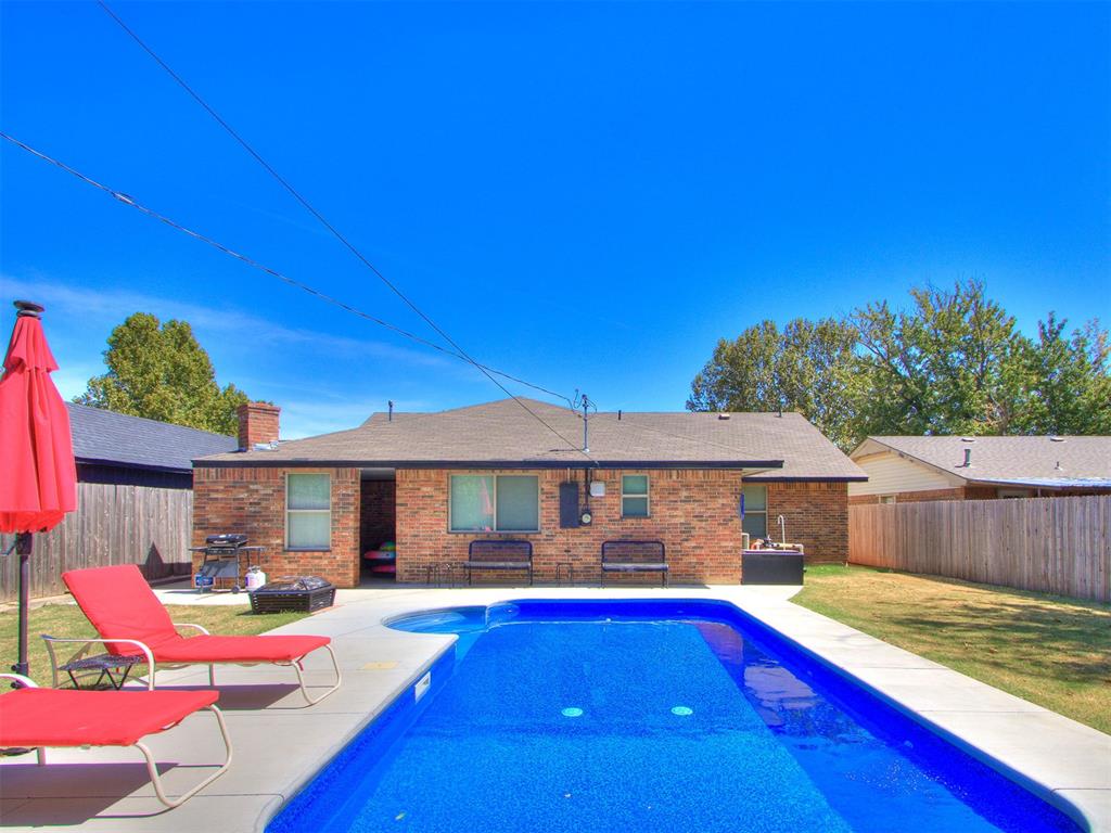 805 Lawton Property Photo 7