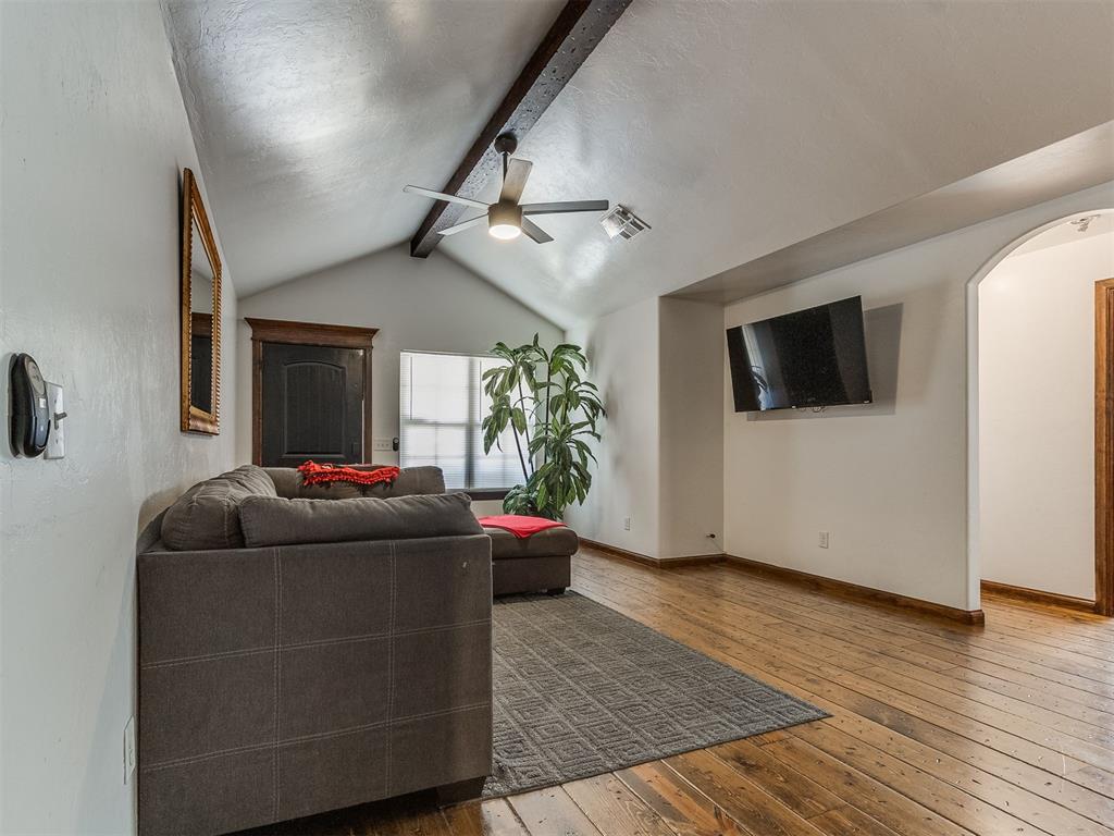 805 Lawton Property Photo 10