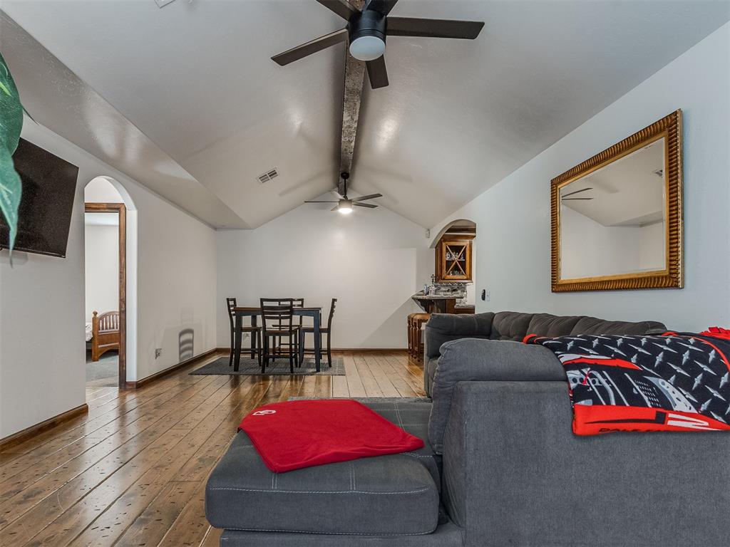 805 Lawton Property Photo 13