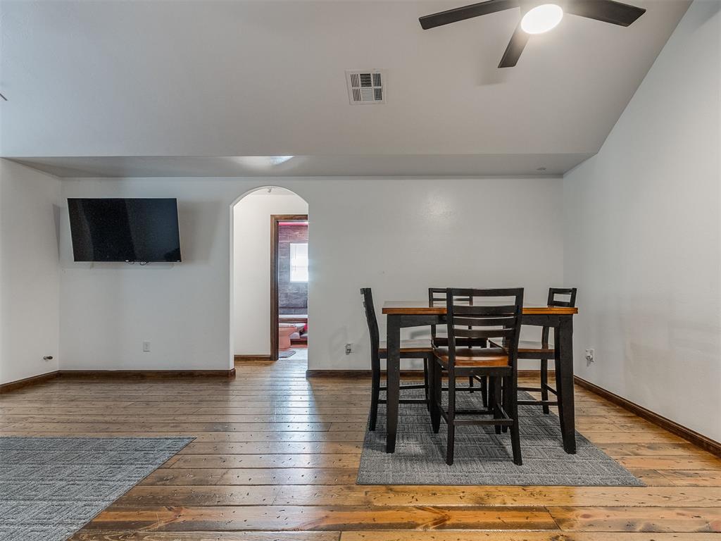 805 Lawton Property Photo 15