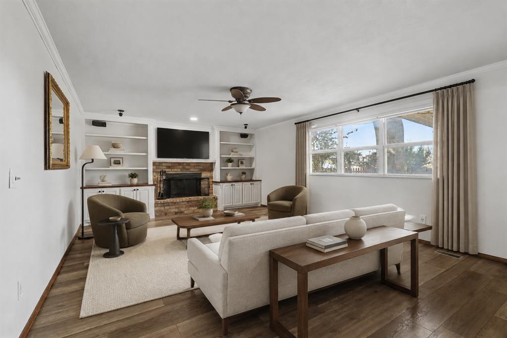 11605 Mackel Drive Property Photo 4