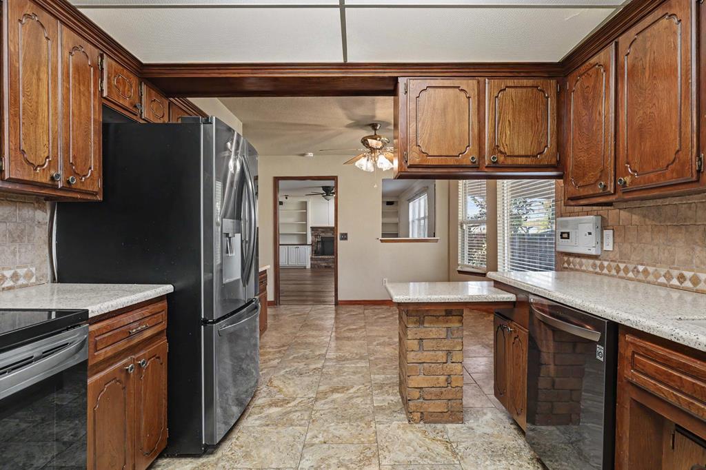 11605 Mackel Drive Property Photo 9