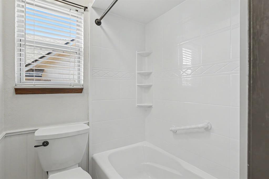11605 Mackel Drive Property Photo 14