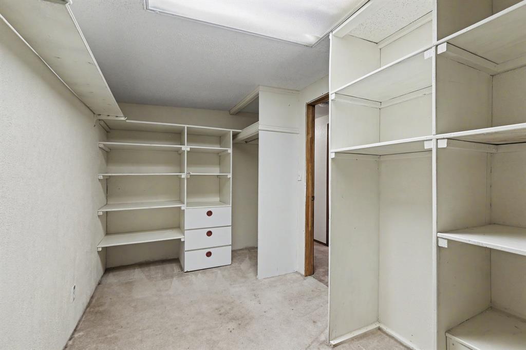 11605 Mackel Drive Property Photo 27