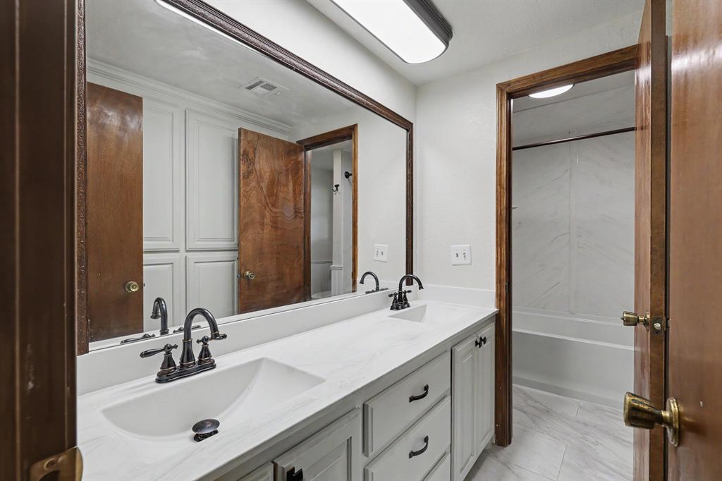11605 Mackel Drive Property Photo 33