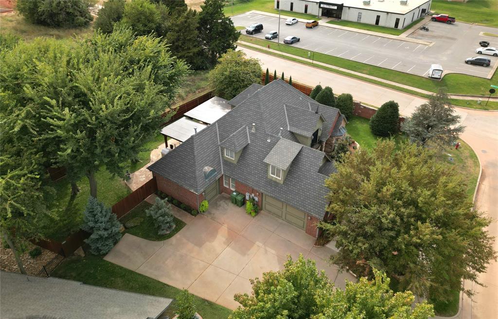 919 Stone Creek Boulevard Property Photo 3