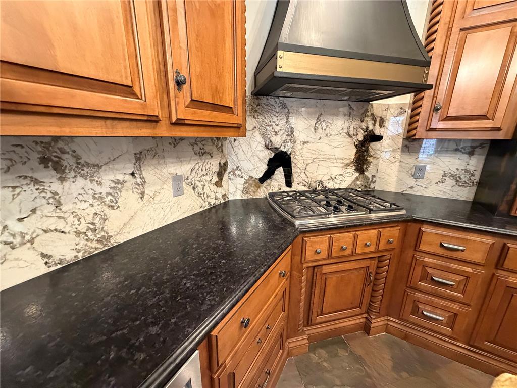 919 Stone Creek Boulevard Property Photo 6