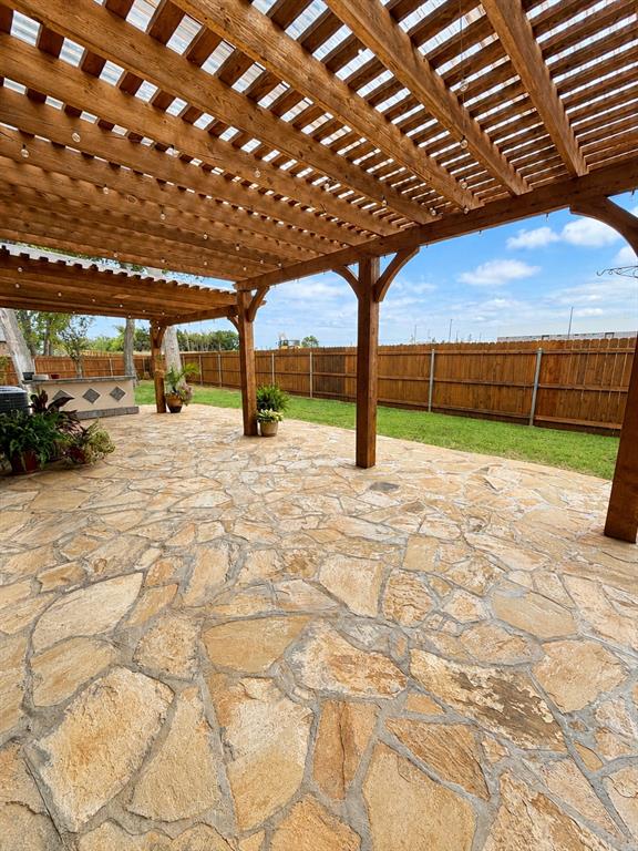 919 Stone Creek Boulevard Property Photo 15