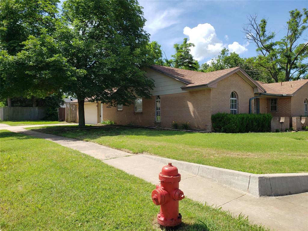 1932 Elmhurst Drive Property Photo 1