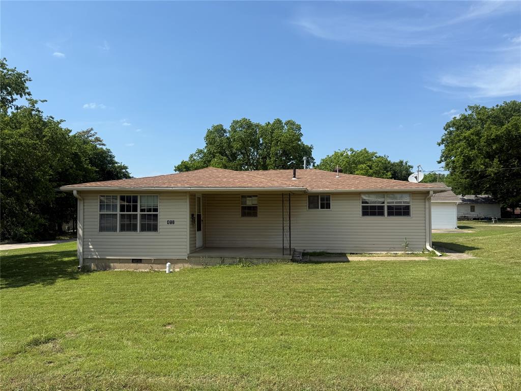 417 W 8th Street Property Photo 4