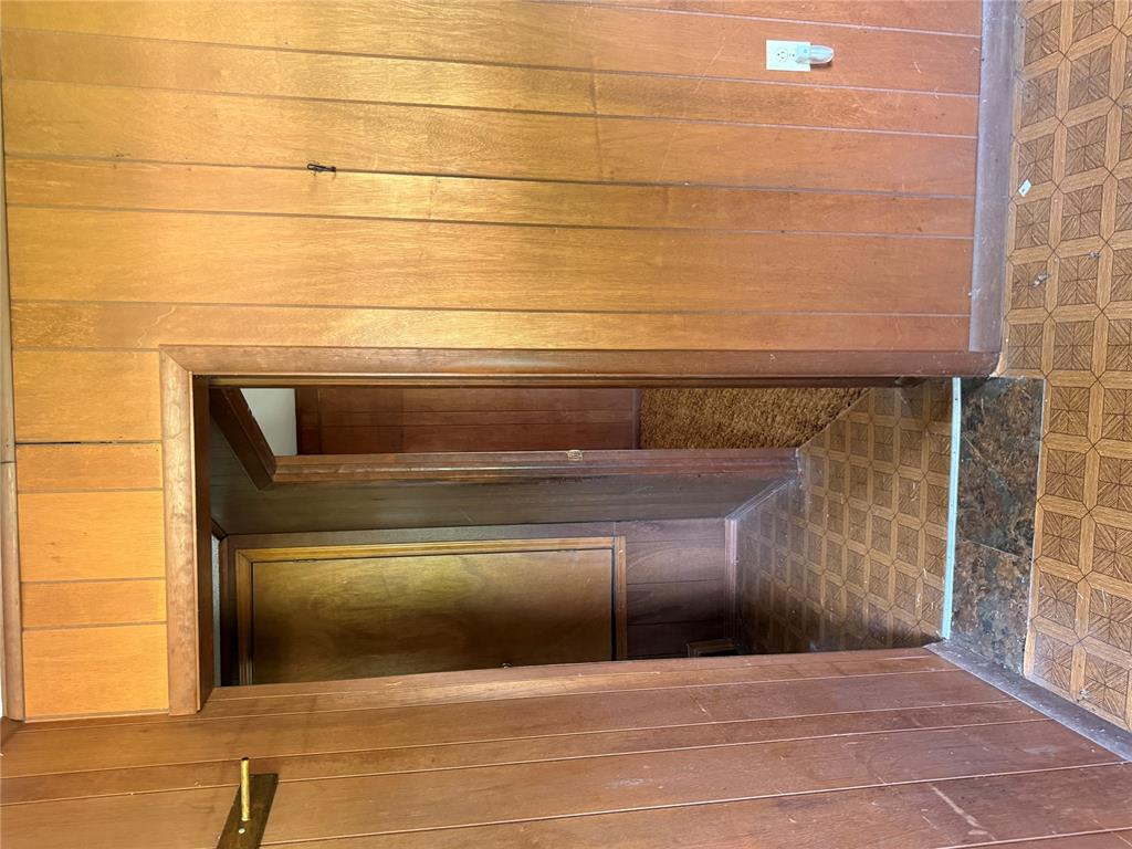 417 W 8th Street Property Photo 9