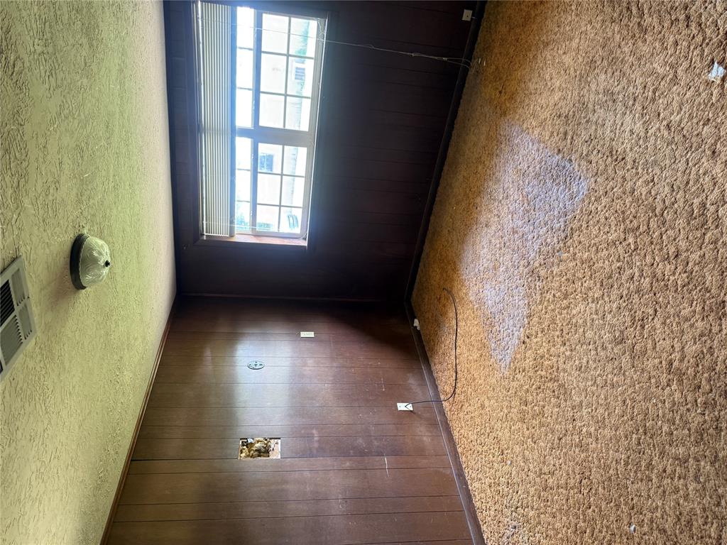 417 W 8th Street Property Photo 13