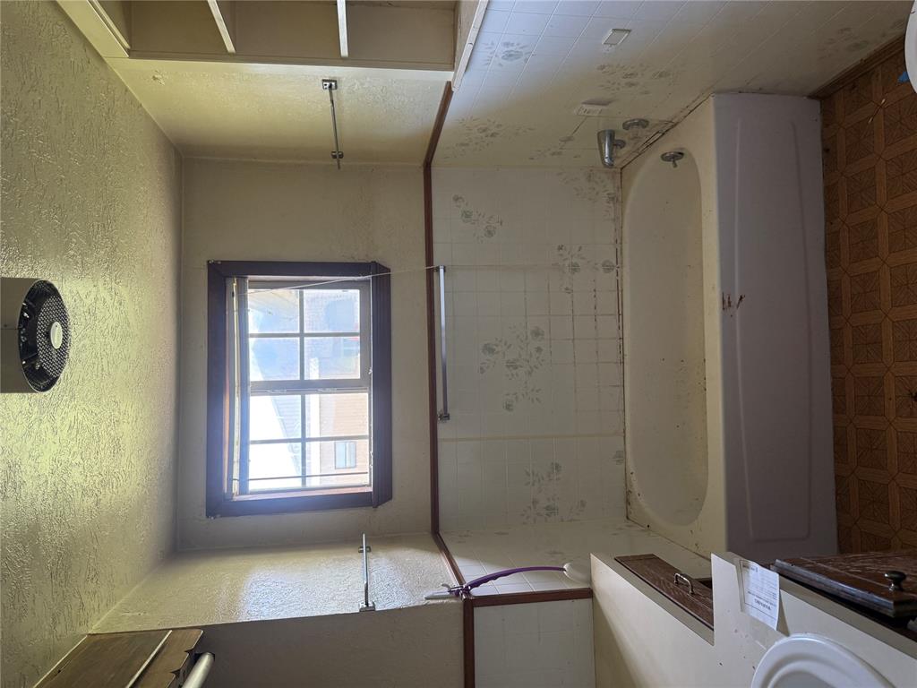 417 W 8th Street Property Photo 17