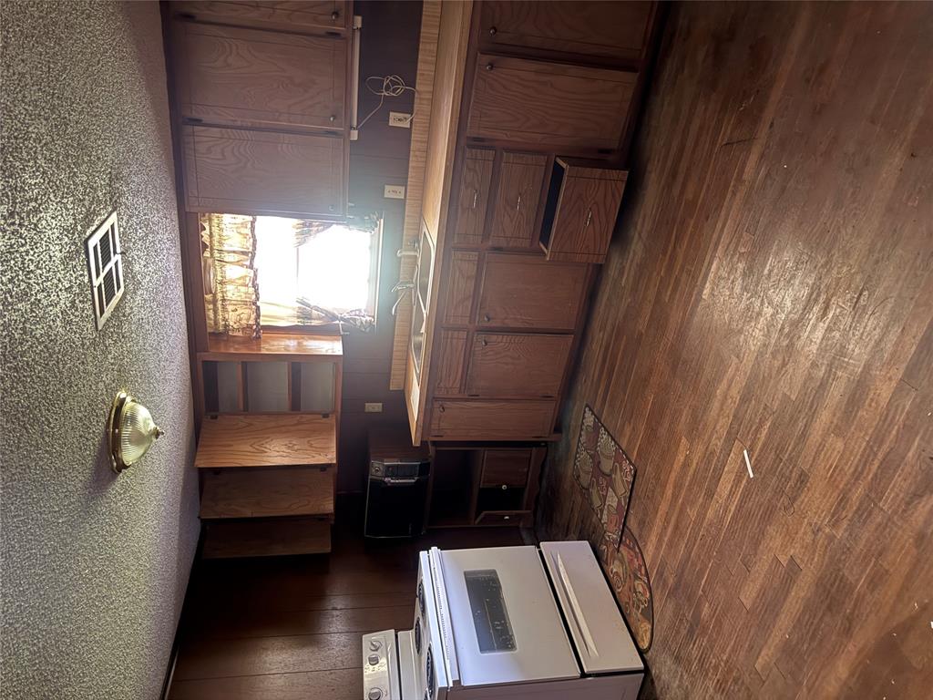 417 W 8th Street Property Photo 20
