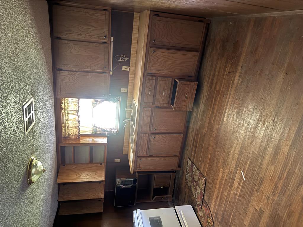 417 W 8th Street Property Photo 21