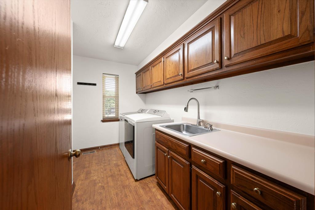 2312 Coachlight Drive Property Photo 33