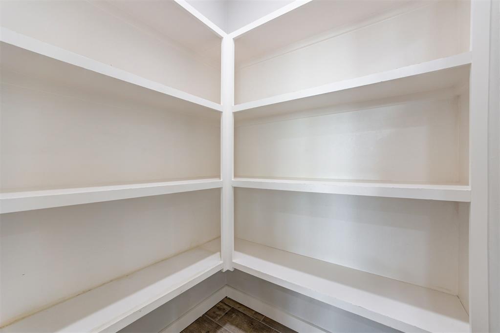 6300 Macarthur Park Circle Property Photo 12