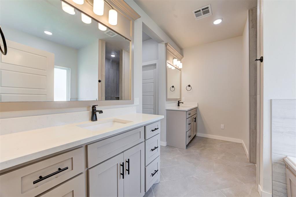 6300 Macarthur Park Circle Property Photo 14