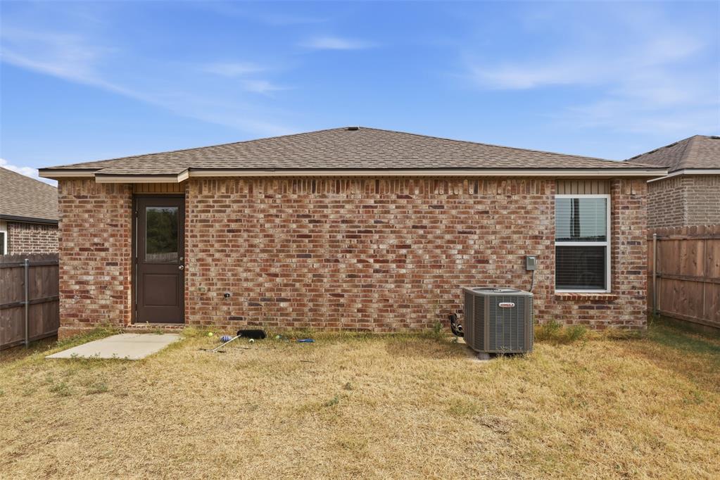 11832 Nw 94th Street Property Photo 33