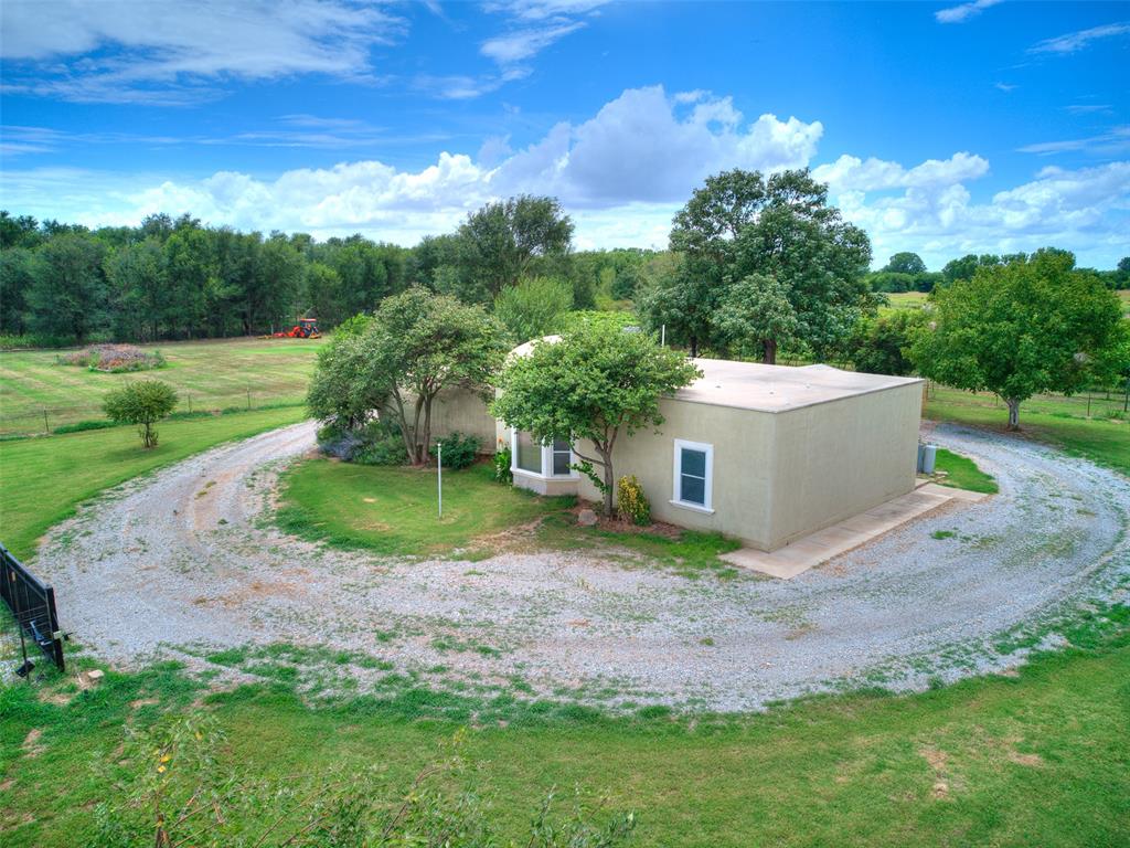 6745 N Gregory Road Property Photo 2