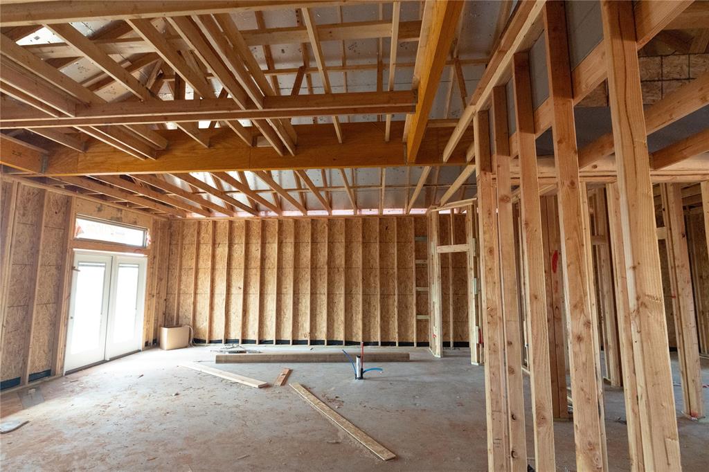 567 Straight Street Property Photo 4