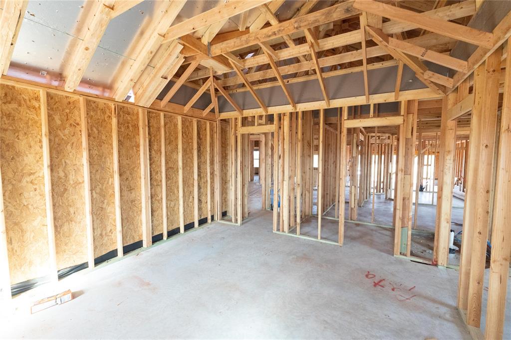 567 Straight Street Property Photo 7