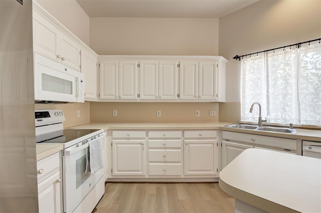 14200 Billy Drive Property Photo 11