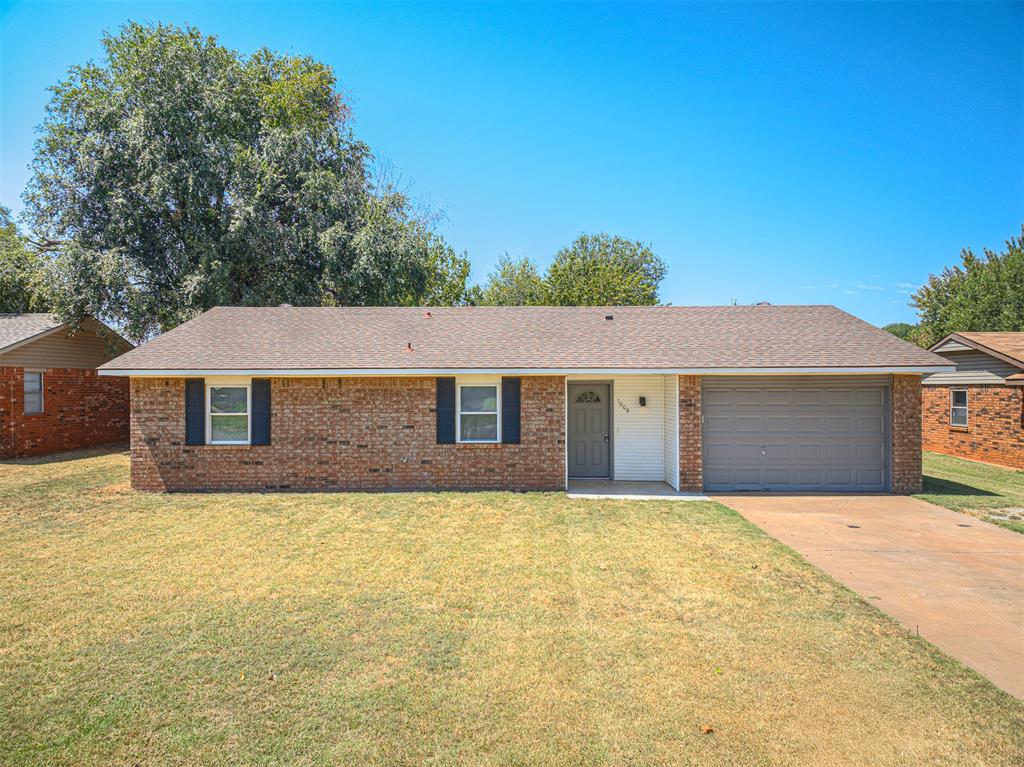 1009 Shady Creek Circle Property Photo 1