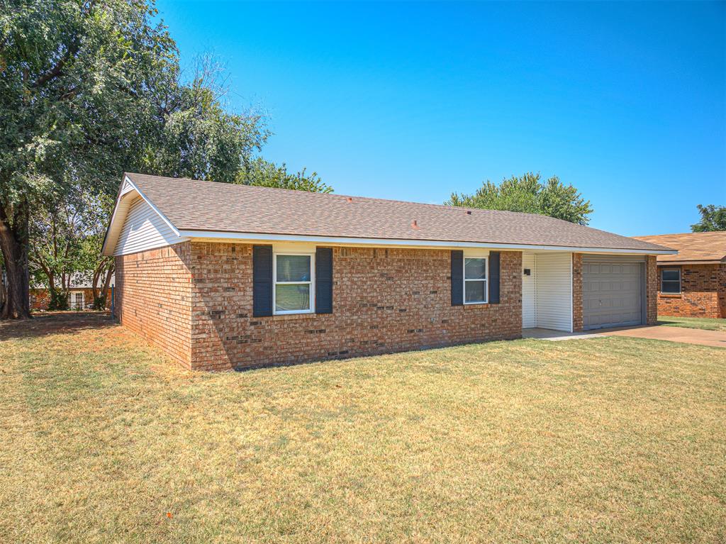 1009 Shady Creek Circle Property Photo 2