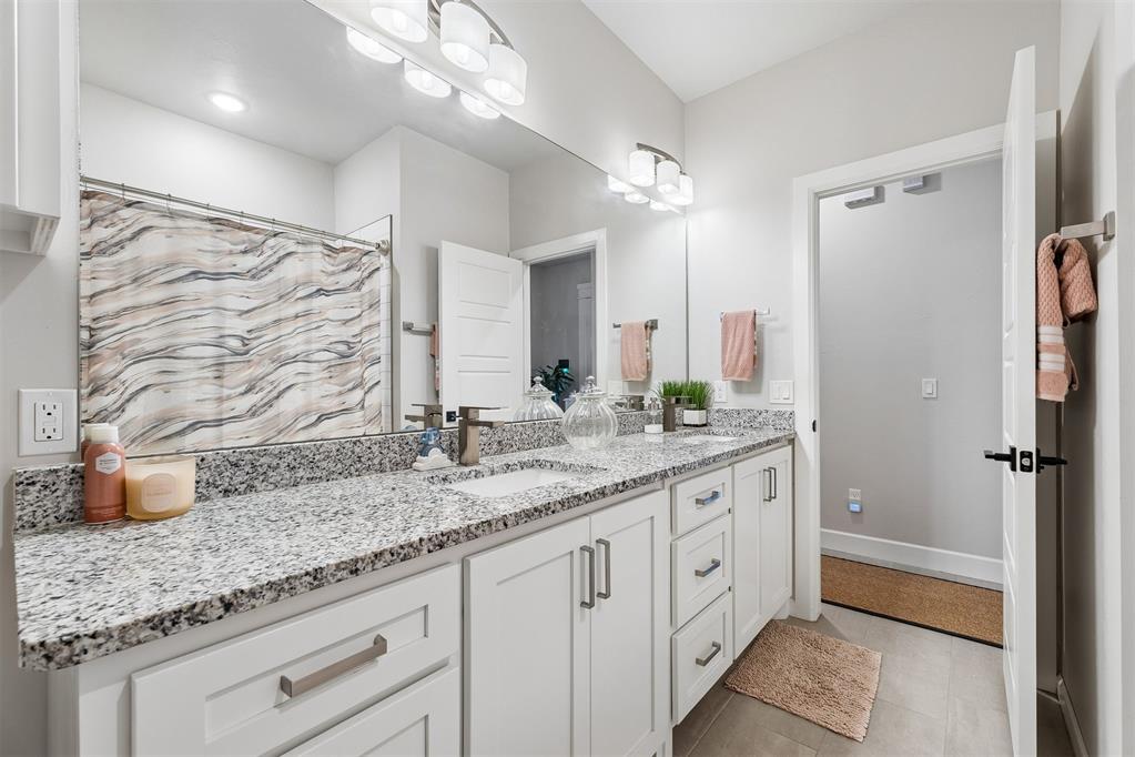 1800 Lago Drive Property Photo 37