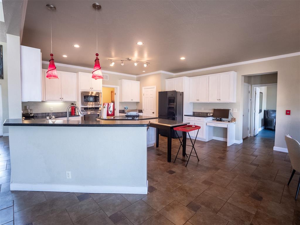 1601 E Hefner Road Property Photo 11