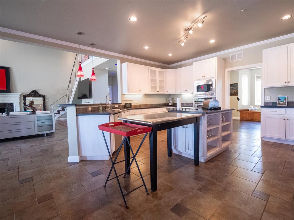 1601 E Hefner Road Property Photo 12