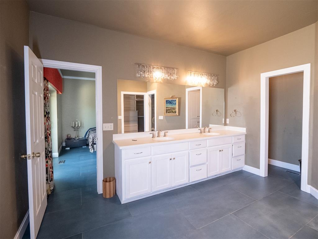 1601 E Hefner Road Property Photo 17