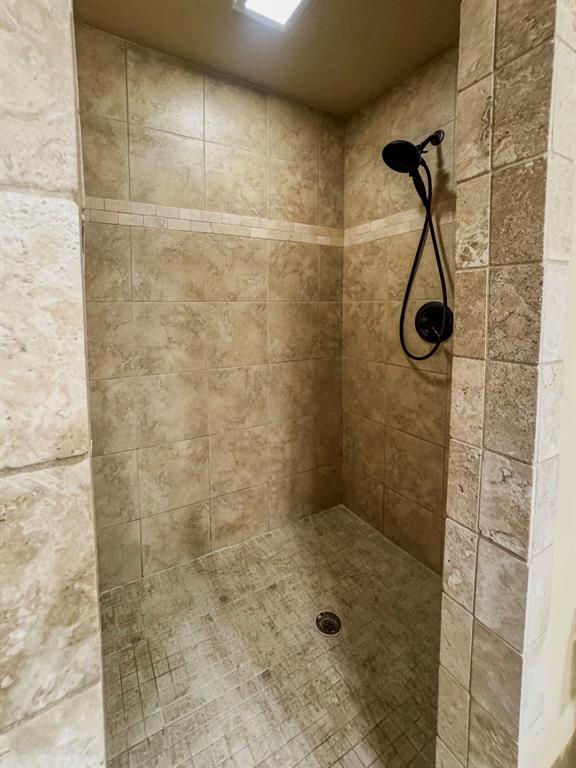 10001 Thompson Avenue Property Photo 18