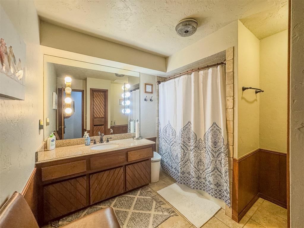 10001 Thompson Avenue Property Photo 21