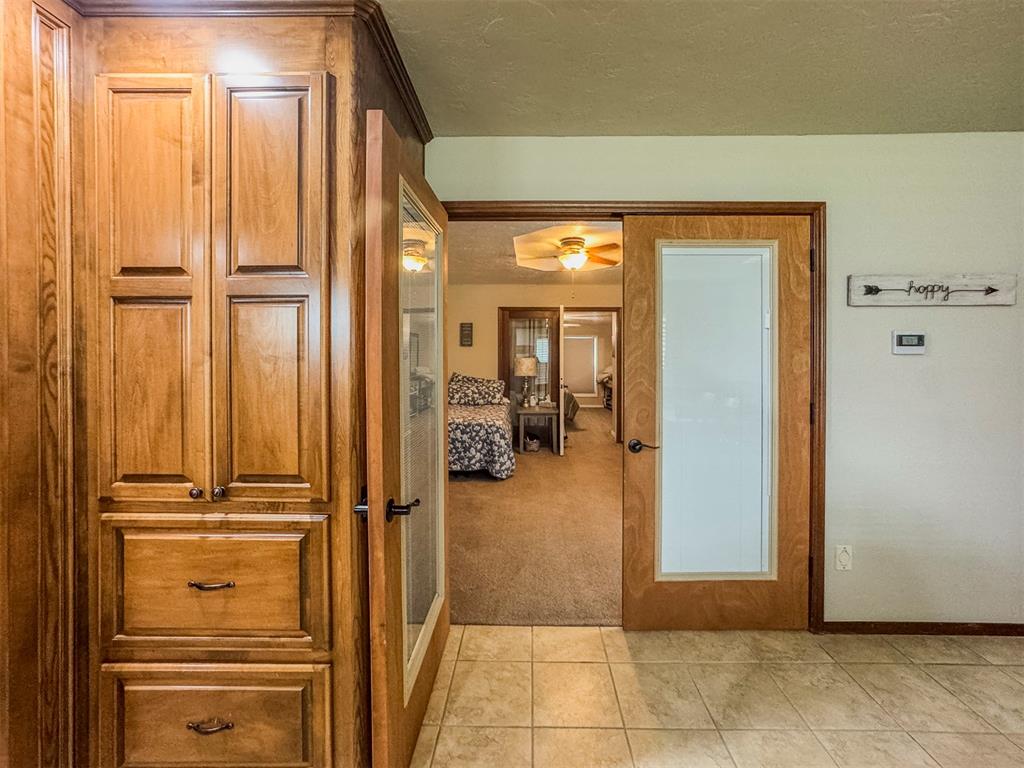 10001 Thompson Avenue Property Photo 22