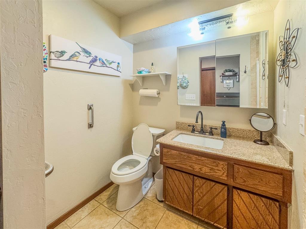 10001 Thompson Avenue Property Photo 27