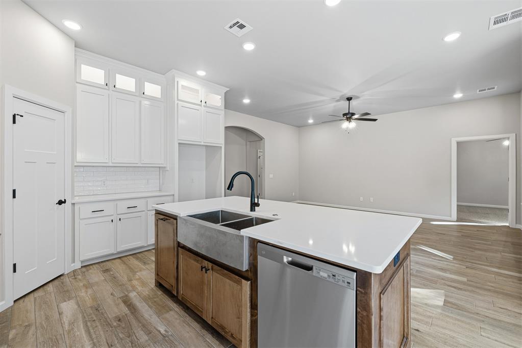 2415 Black Jack Way Property Photo 21