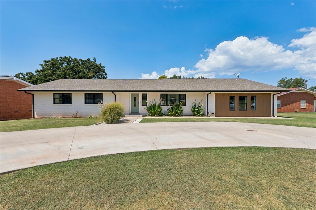 115 Moorman Drive Property Photo 1