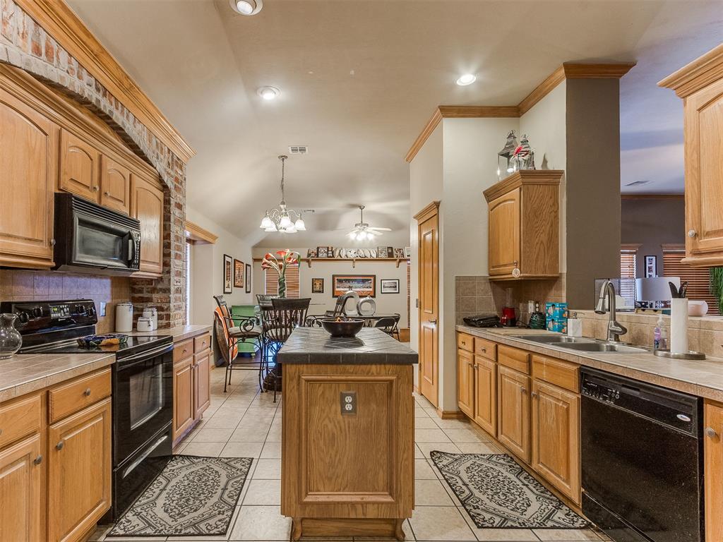 16704 Valderama Way Property Photo 6