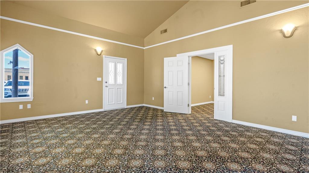 310 W Main Street Property Photo 8