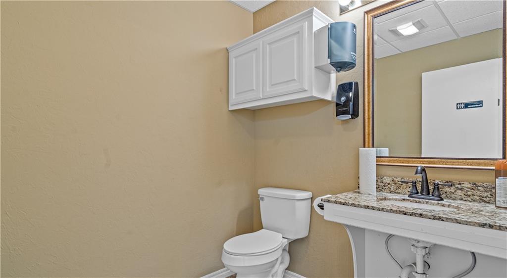 310 W Main Street Property Photo 17