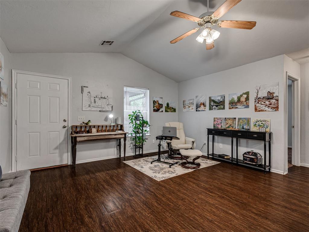 2308 Heatherfield Lane Property Photo 4